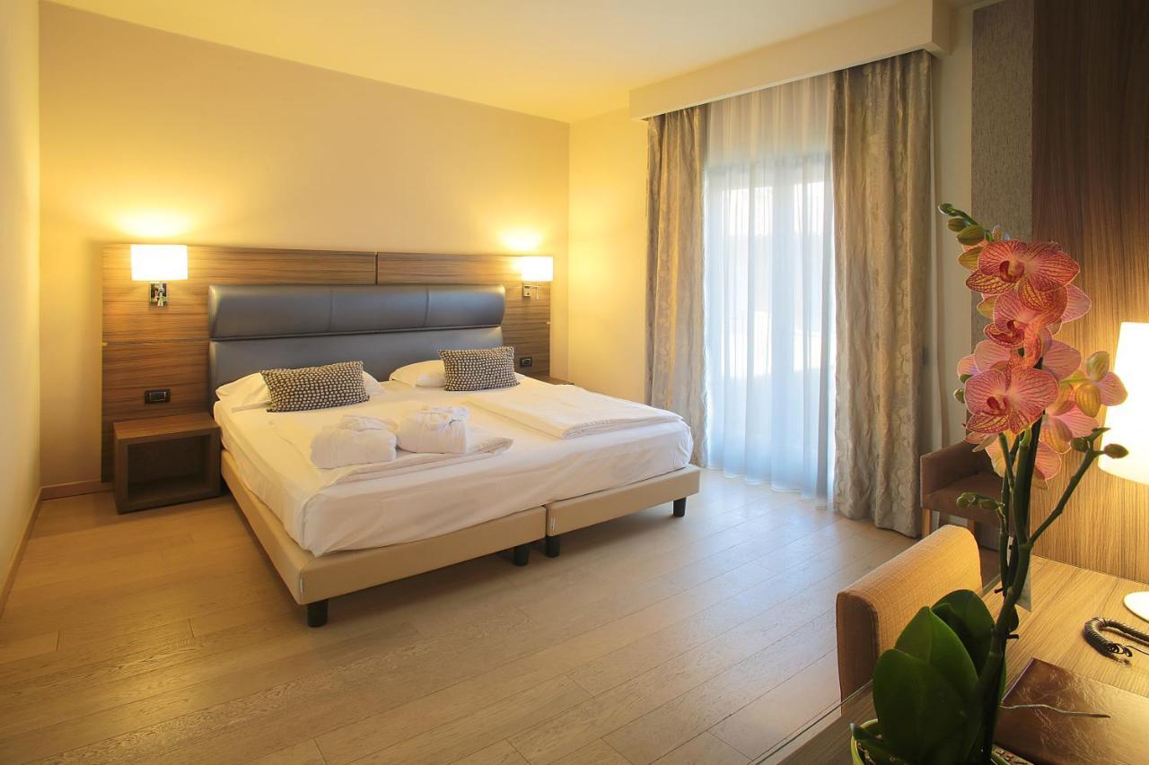 Hotel Galvani Torri Del Benaco Luaran gambar
