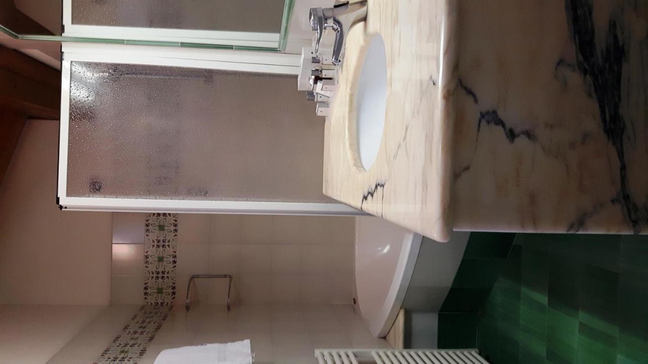Hotel Galvani Torri Del Benaco Luaran gambar