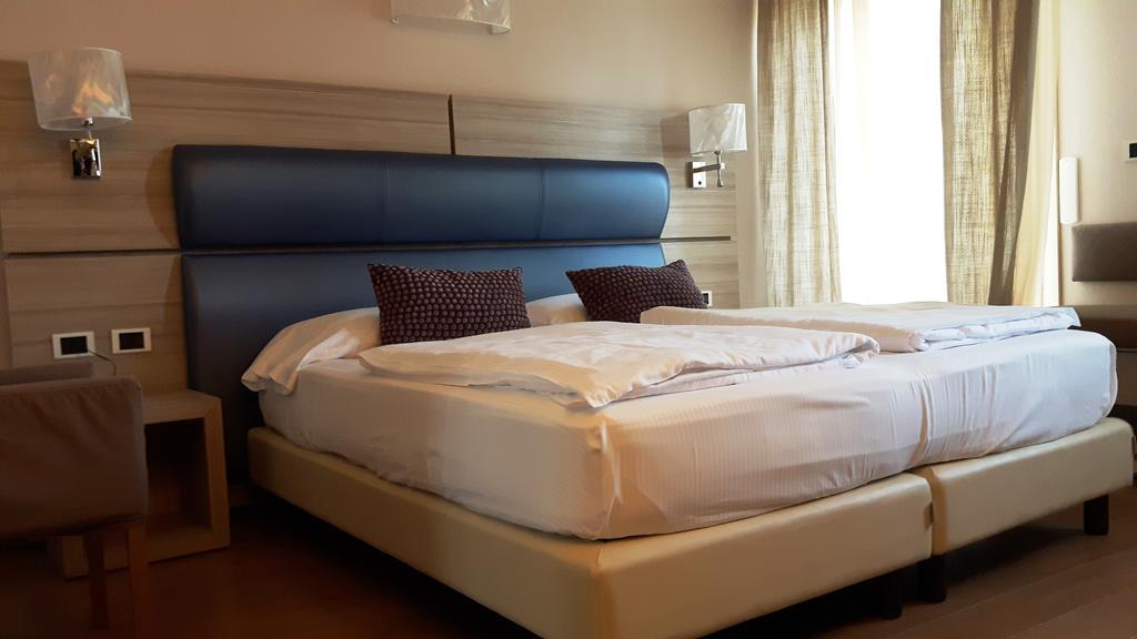 Hotel Galvani Torri Del Benaco Luaran gambar