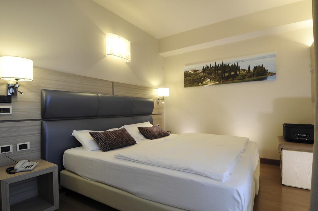 Hotel Galvani Torri Del Benaco Luaran gambar