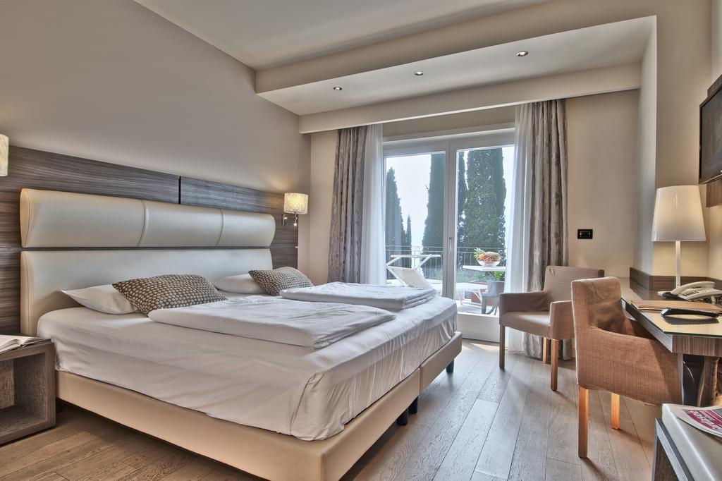 Hotel Galvani Torri Del Benaco Luaran gambar