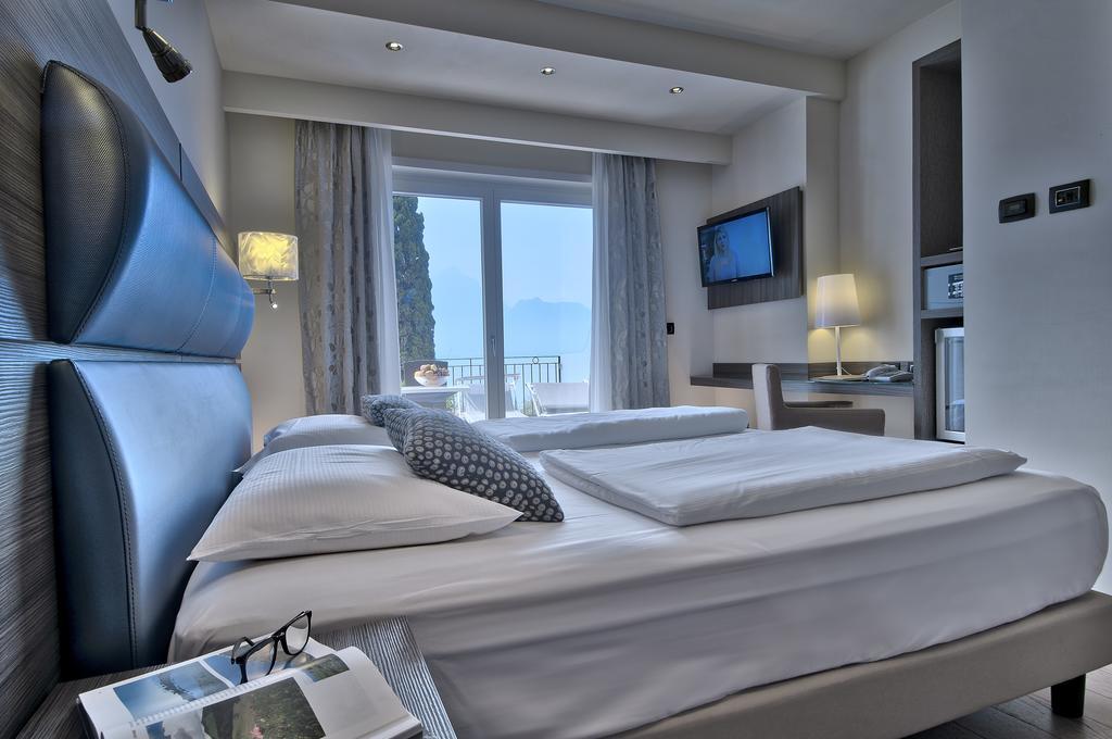 Hotel Galvani Torri Del Benaco Luaran gambar